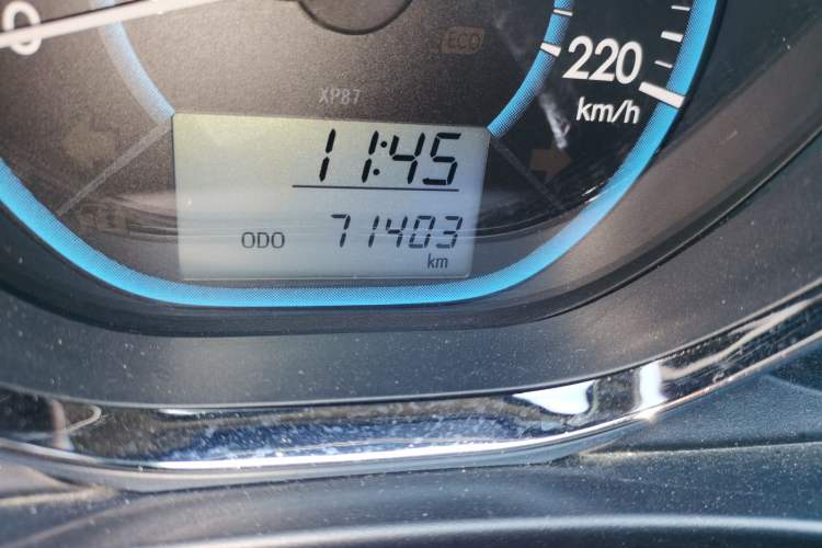 Used Toyota Vios 2014 1.5L Manual ZhiShang Edition Odometer Close Up