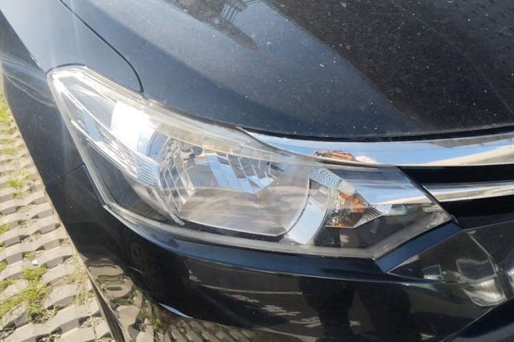 Used Toyota Vios 2014 1.5L Manual ZhiZhen Edition Right Front Headlight