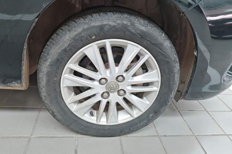 Used Toyota Vios 2014 1.5L Manual ZhiZhen Edition Right Front Wheel Hub