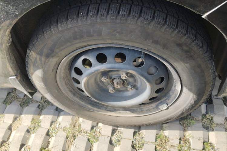 Used Toyota Vios 2014 1.5L Manual ZhiZhen Edition Right Front Wheel Hub
