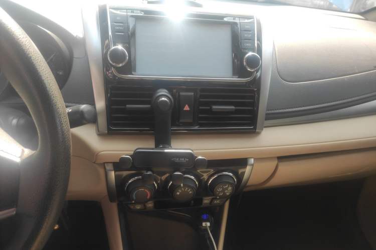 Used Toyota Vios 2014 1.3L Automatic ZhiShang Edition Audio And AC Panel