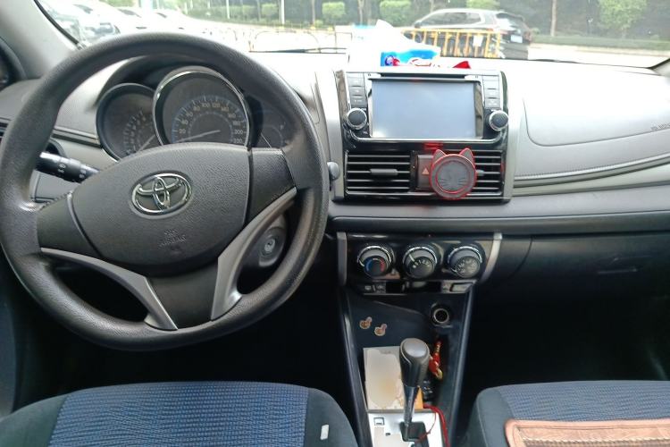 Used Toyota Vios 2014 1.5L Automatic ZhiShang Edition Center Console
