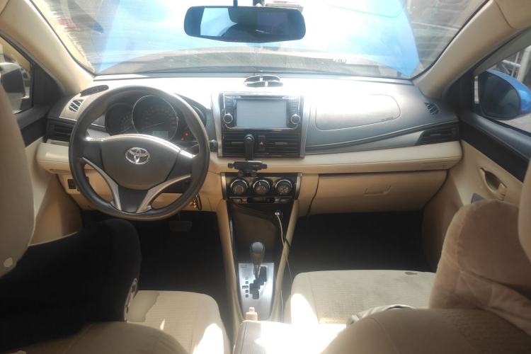 Used Toyota Vios 2014 1.3L Automatic ZhiShang Edition Center Console
