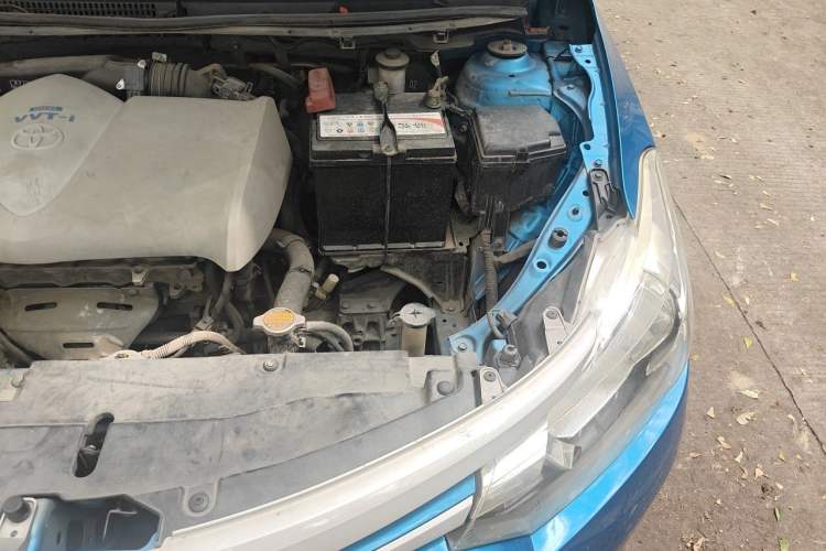 Used Toyota Vios 2014 1.3L Automatic Standard Edition Engine Bay Left