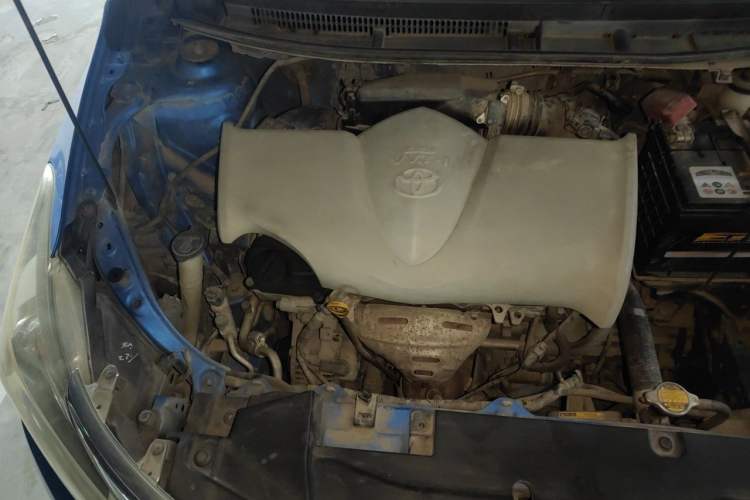 Used Toyota Vios 2014 1.5L Manual ZhiZhen Edition Engine Bay Right