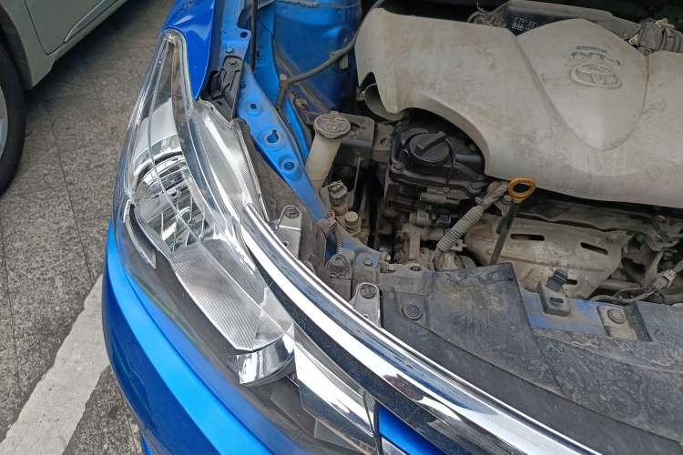 Used Toyota Vios 2014 1.5L Automatic ZhiShang Edition Engine Bay Right
