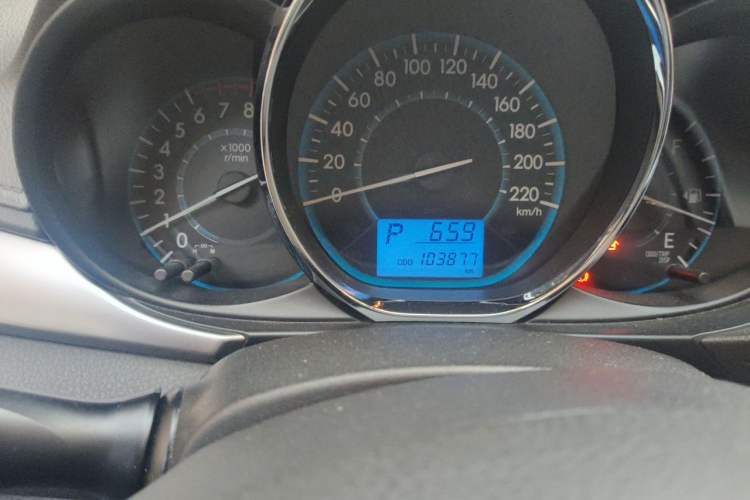 Used Toyota Vios 2014 1.5L Automatic ZhiShang Edition Odometer Close Up