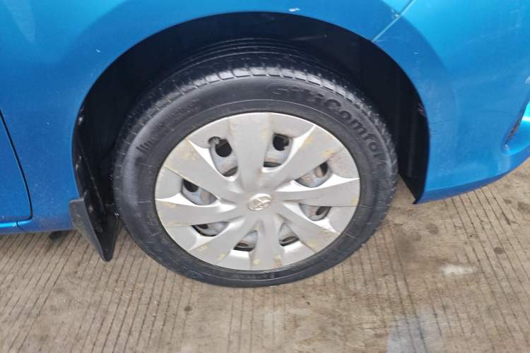 Used Toyota Vios 2014 1.3L Automatic Standard Edition Right Front Wheel Hub