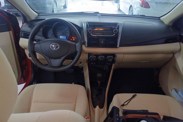 Used Toyota Vios 2014 1.3L Automatic Standard Edition Center Console