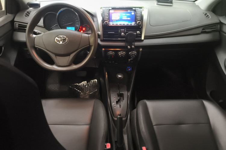 Used Toyota Vios 2014 1.3L Automatic Standard Edition Center Console