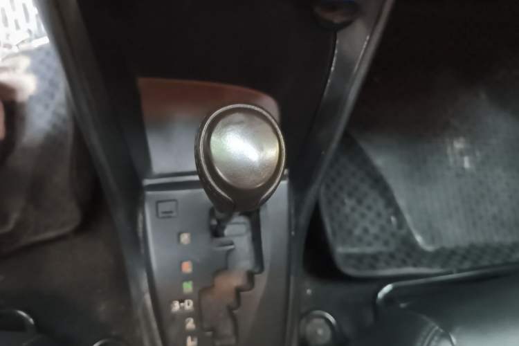 Used Toyota Vios 2014 1.3L Automatic Standard Edition Gear Lever