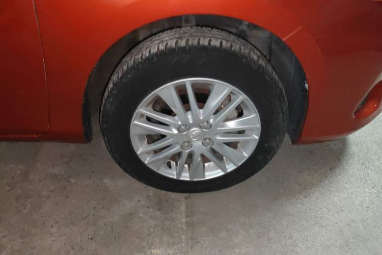Used Toyota Vios 2014 1.5L Automatic ZhiZun Edition Right Front Wheel Hub