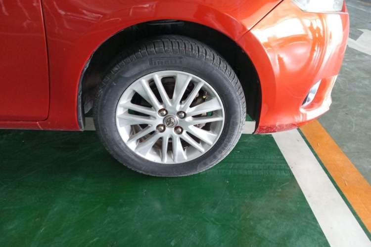 Used Toyota Vios 2014 1.3L Automatic Standard Edition Right Front Wheel Hub