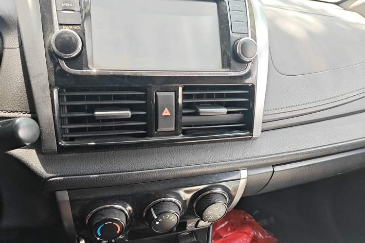 Used Toyota Vios 2014 1.5L Automatic ZhiZhen Edition Audio And AC Panel