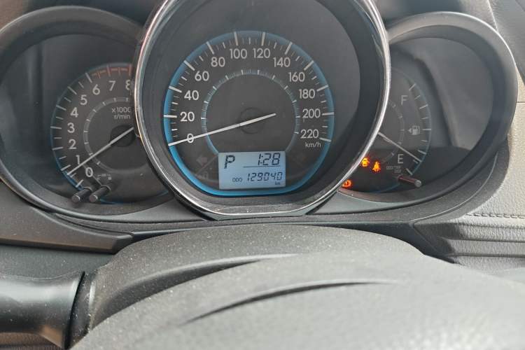 Used Toyota Vios 2014 1.5L Automatic ZhiZhen Edition Odometer Close Up