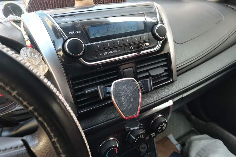 Used Toyota Vios 2014 1.3L Automatic Standard Edition Audio And AC Panel