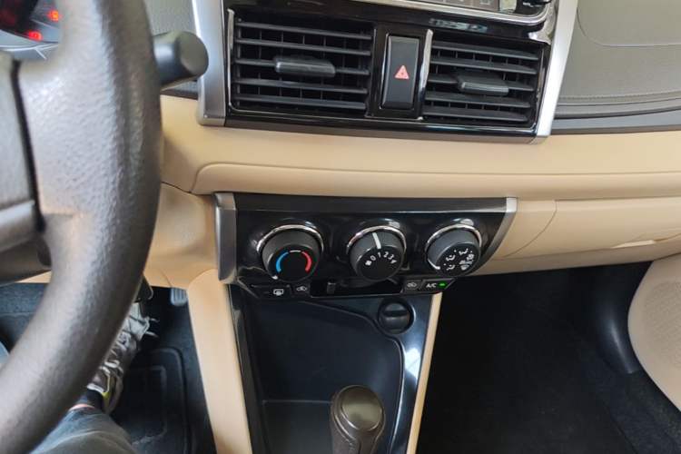 Used Toyota Vios 2014 1.5L Automatic ZhiZhen Edition Audio And AC Panel