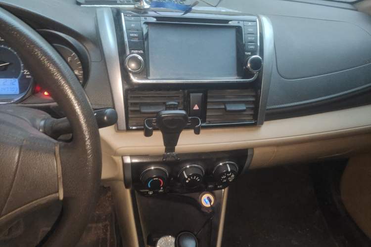 Used Toyota Vios 2014 1.3L Automatic Standard Edition Audio And AC Panel