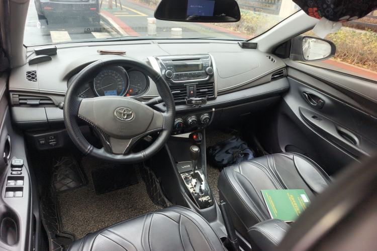 Used Toyota Vios 2014 1.5L Automatic ZhiZhen Edition Center Console