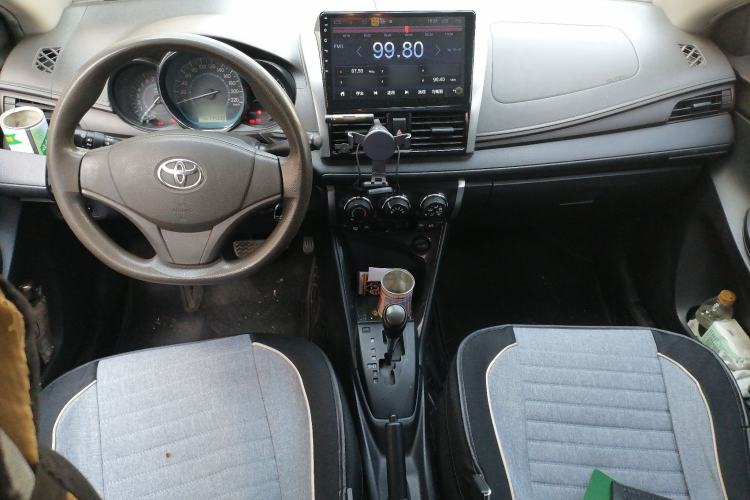 Used Toyota Vios 2014 1.3L Automatic Standard Edition Center Console