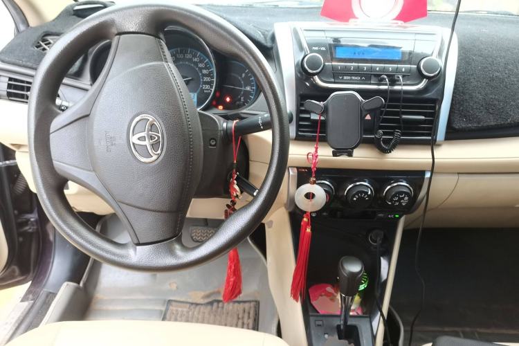 Used Toyota Vios 2014 1.5L Automatic ZhiZhen Edition Center Console