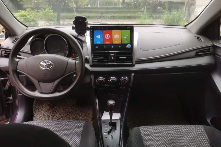 Used Toyota Vios 2014 1.5L Automatic ZhiZhen Edition Center Console