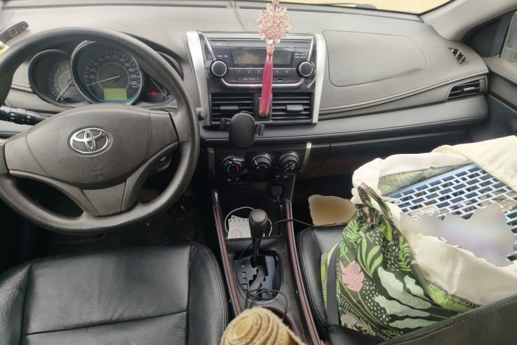Used Toyota Vios 2014 1.3L Automatic Standard Edition Center Console