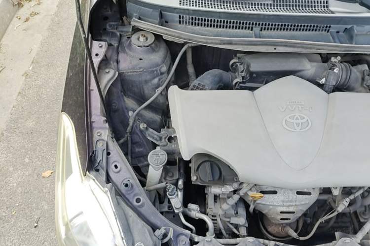 Used Toyota Vios 2014 1.5L Automatic ZhiZhen Edition Engine Bay Right