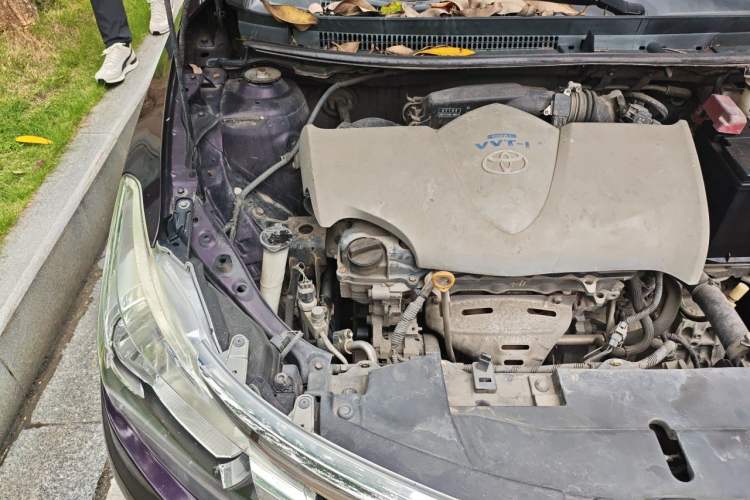 Used Toyota Vios 2014 1.5L Automatic ZhiZhen Edition Engine Bay Right