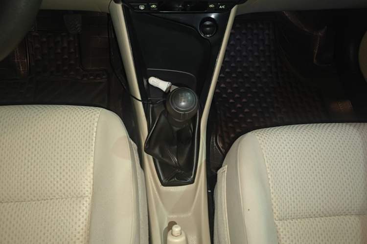 Used Toyota Vios 2014 1.3L Manual Value Edition Gear Lever