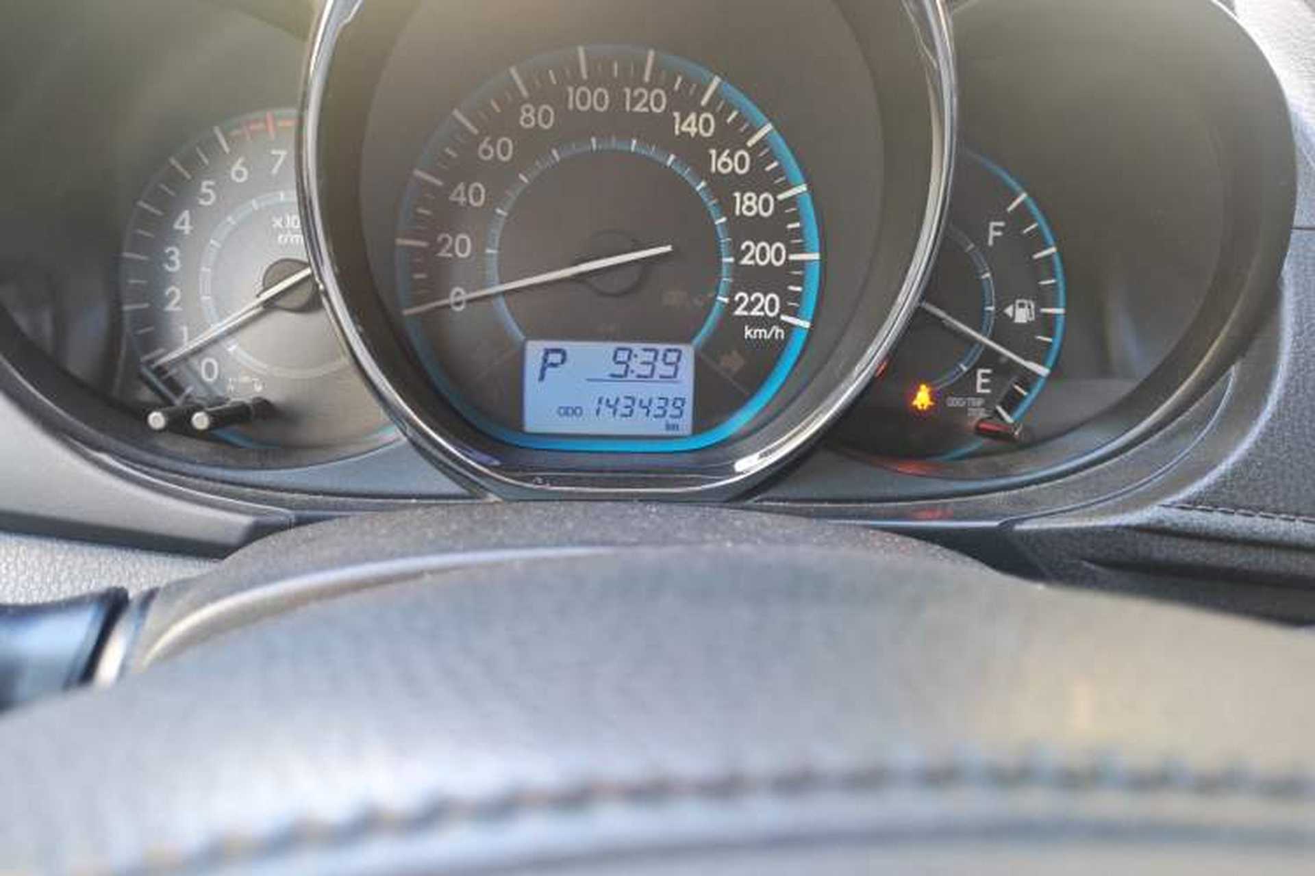 Used Toyota Vios 2014 1.5L Automatic ZhiZhen Edition Odometer Close Up