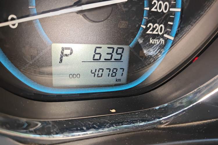 Used Toyota Vios 2014 1.5L Automatic ZhiZhen Edition Odometer Close Up