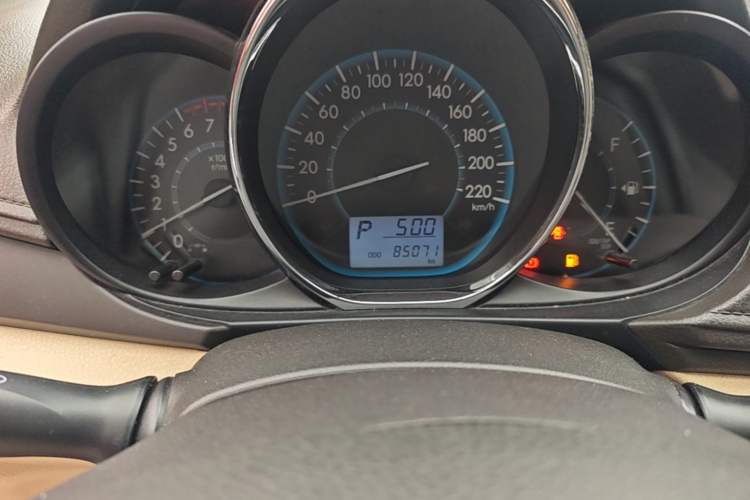 Used Toyota Vios 2014 1.5L Automatic ZhiZhen Edition Odometer Close Up
