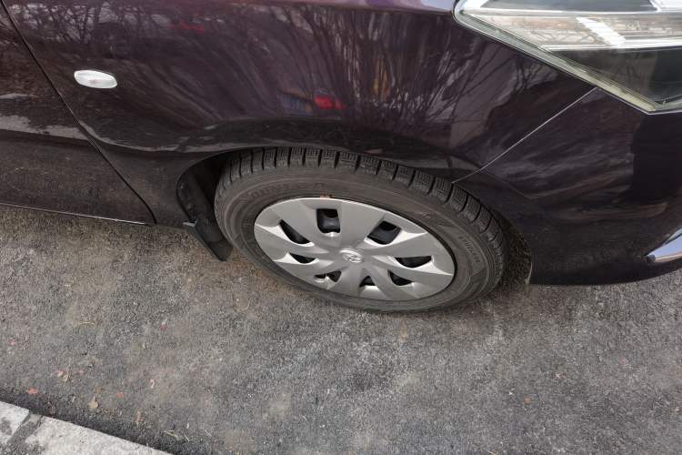 Used Toyota Vios 2014 1.3L Automatic Standard Edition Right Front Wheel Hub