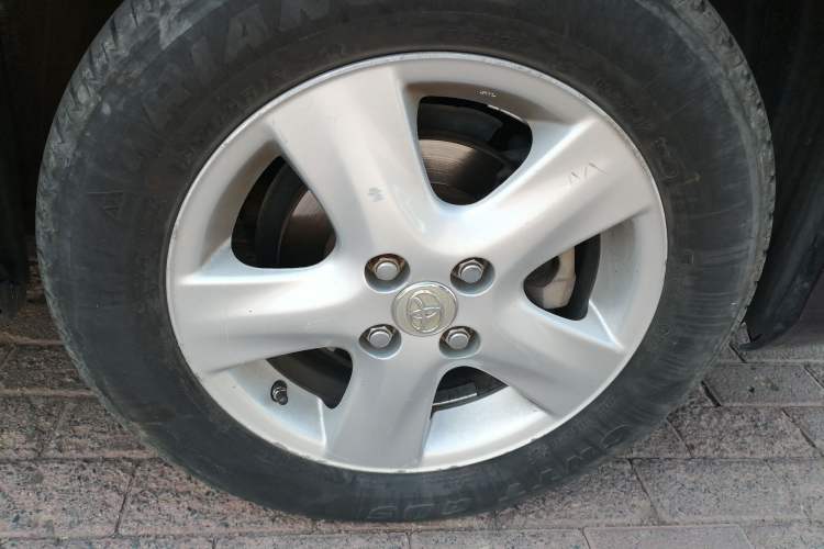 Used Toyota Vios 2014 1.3L Automatic Standard Edition Right Front Wheel Hub