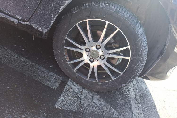 Used Toyota Vios 2014 1.3L Automatic Standard Edition Right Front Wheel Hub