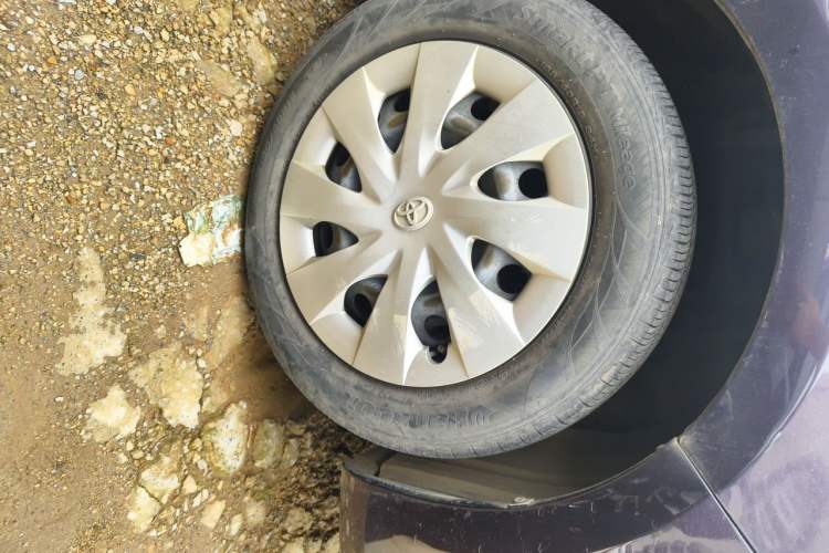 Used Toyota Vios 2014 1.3L Automatic Standard Edition Right Front Wheel Hub