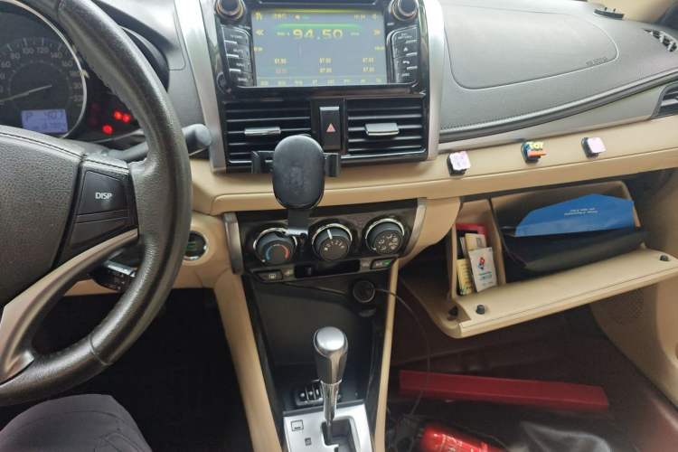Used Toyota Vios 2014 1.5L Automatic ZhiZun Edition Audio And AC Panel
