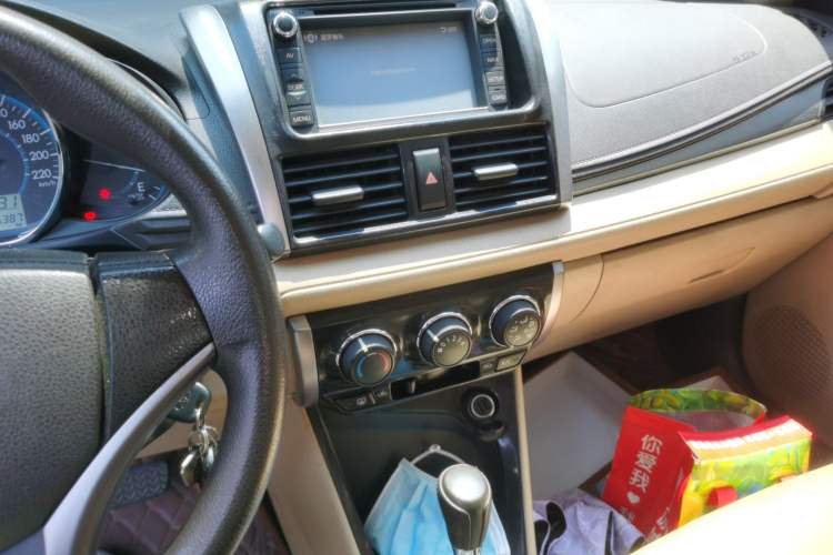 Used Toyota Vios 2014 1.5L Automatic ZhiShang Edition Audio And AC Panel