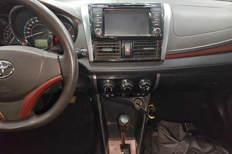 Used Toyota Vios 2014 1.5L Automatic ZhiZhen Edition Audio And AC Panel