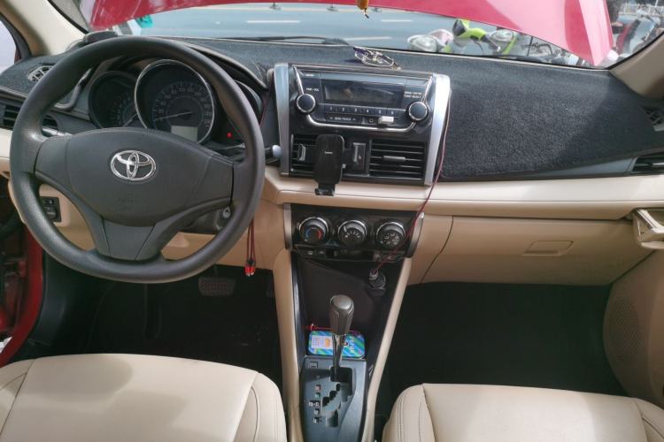 Used Toyota Vios 2014 1.5L Automatic ZhiZhen Edition Center Console
