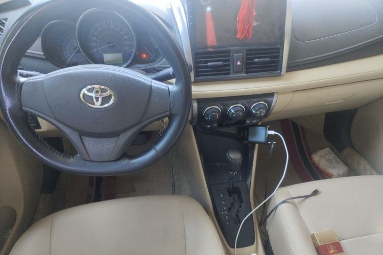 Used Toyota Vios 2014 1.5L Automatic ZhiZhen Edition Center Console