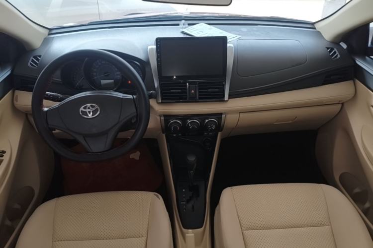 Used Toyota Vios 2014 1.3L Automatic Standard Edition Center Console