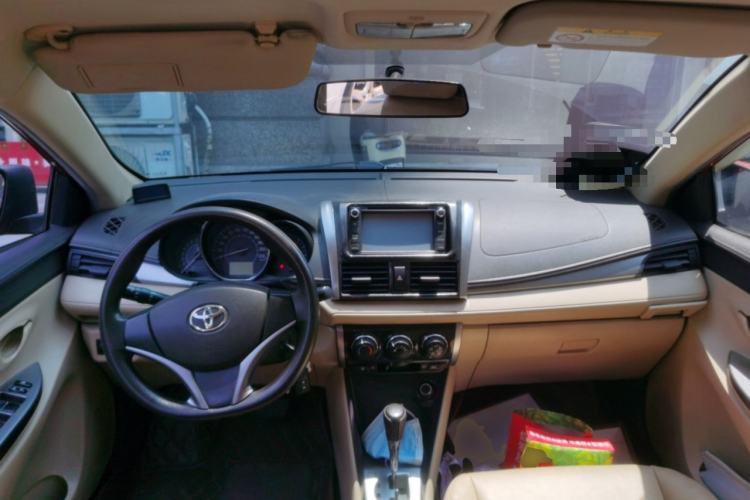 Used Toyota Vios 2014 1.5L Automatic ZhiShang Edition Center Console