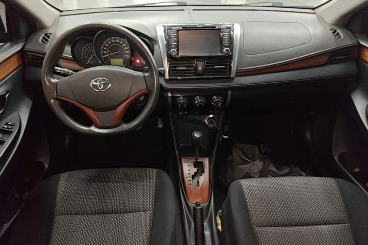 Used Toyota Vios 2014 1.5L Automatic ZhiZhen Edition Center Console