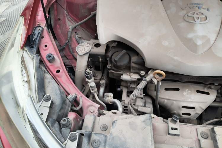 Used Toyota Vios 2014 1.5L Automatic ZhiShang Edition Engine Bay Right