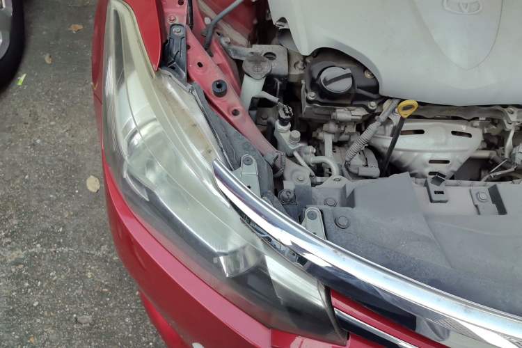 Used Toyota Vios 2014 1.5L Automatic ZhiZhen Edition Engine Bay Right