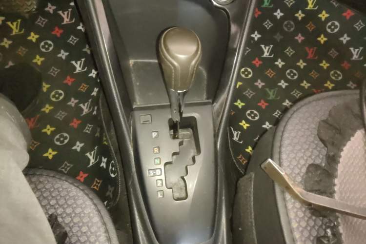 Used Toyota Vios 2014 1.3L Automatic Standard Edition Gear Lever