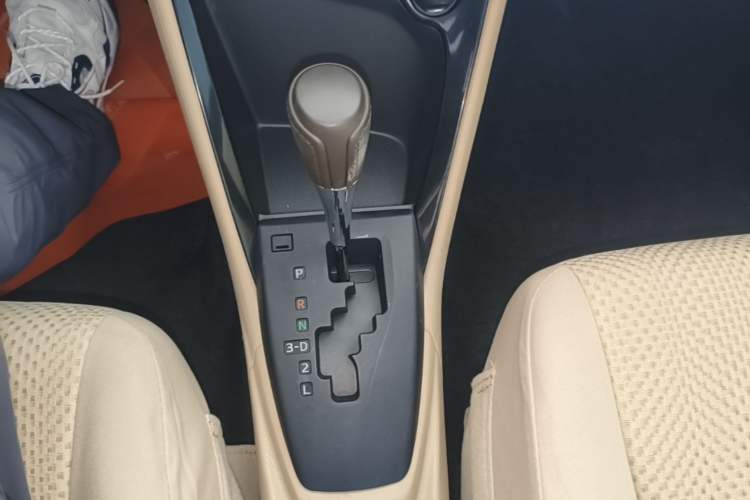 Used Toyota Vios 2014 1.3L Automatic Standard Edition Gear Lever