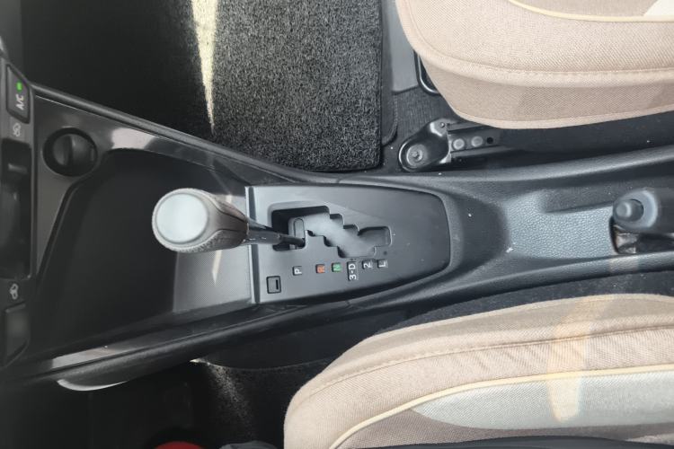 Used Toyota Vios 2014 1.5L Automatic ZhiZhen Edition Interior 4
